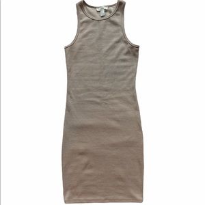 Tight fit sleeveless dress